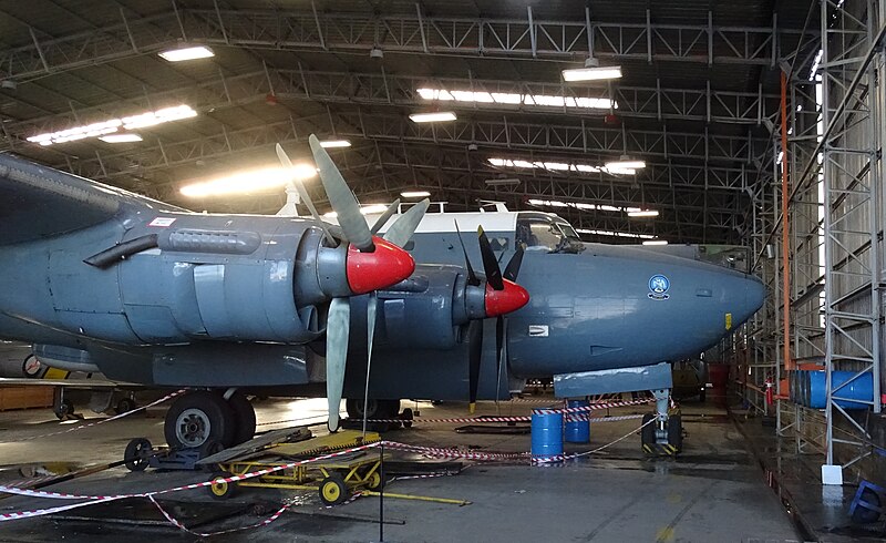 File:Ysterplaat Avro Shackleton 04.jpg