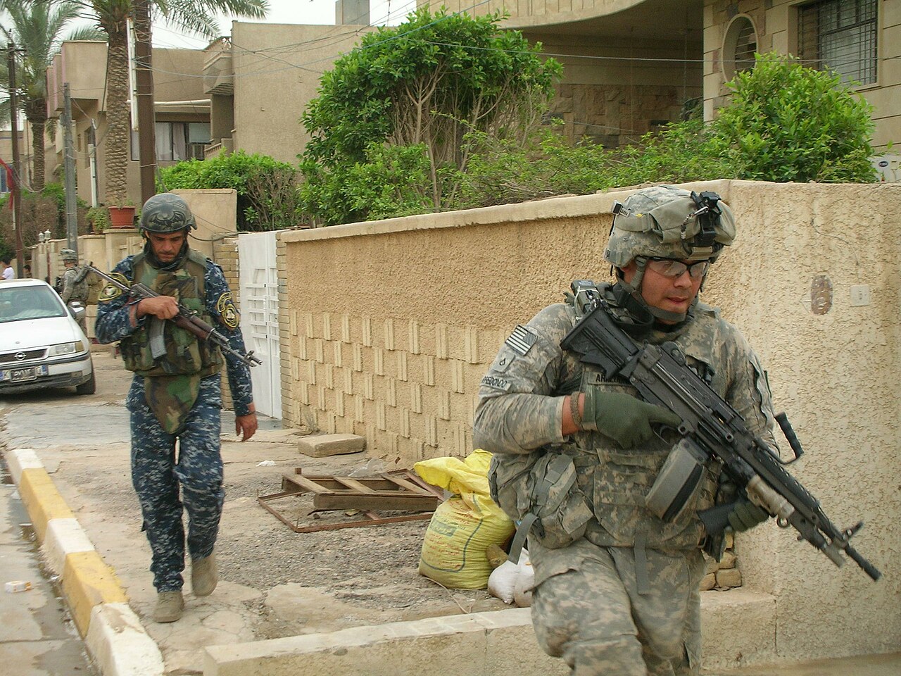 File:'First Lightning' Battalion soldiers conduct a combined patrol with  1st Iraqi Federal Police partners  - Wikimedia Commons