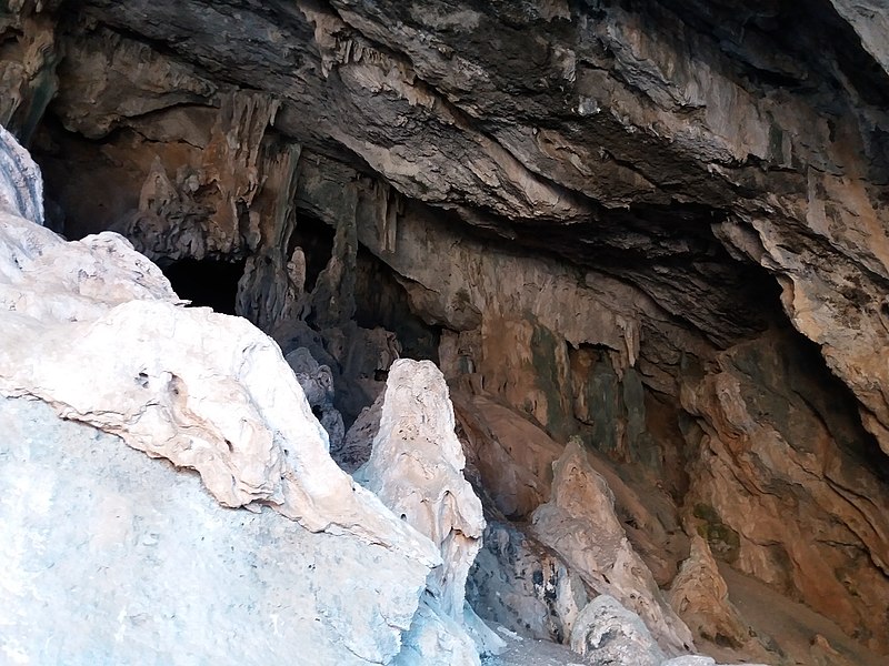 File:Σπήλαιο Αγίου Κοσμά ερημίτη Μονής Κουδουμά Ηράκλειο Κρήτης.jpg