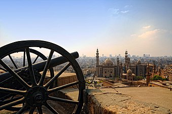 08/03: La Mesquita i madrassa d'Hasan i la mesquita Rifai, a la dreta, a la ciutat del Caire (Egipte). Onzè premi a Wiki Loves Monuments 2015.