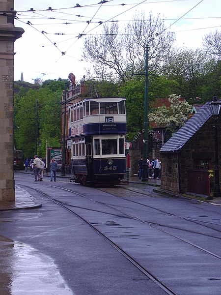 File:-2007-05-18 Leeds City Tram No (7).JPG