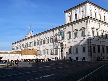 El palacio del Quirinal, fachada que da a la plaza.