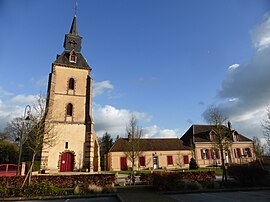 A igreja e a biblioteca em Belhomert-Guéhouville