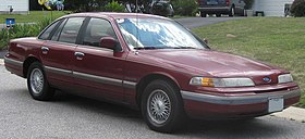 1992 Ford Crown Victoria LX.jpg