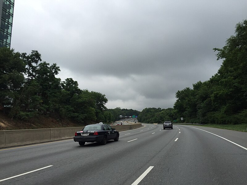 File:2016-07-04 07 59 21 View east along the inner loop of the Capital Beltway (Interstate 495) just east of Exit 31 (Maryland State Route 97) in Silver Spring, Montgomery County, Maryland.jpg