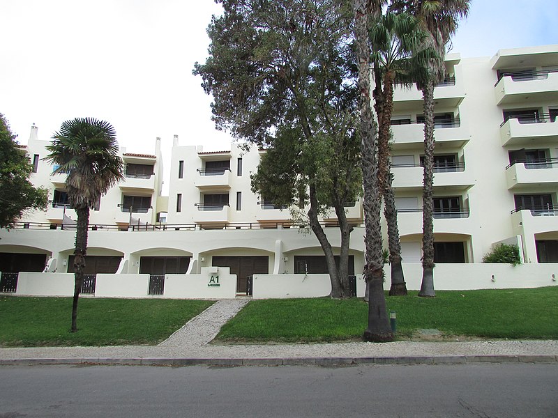 File:2017-10-20 Apartment Hotel 'Albufeira Jardim', Albufeira (3).JPG