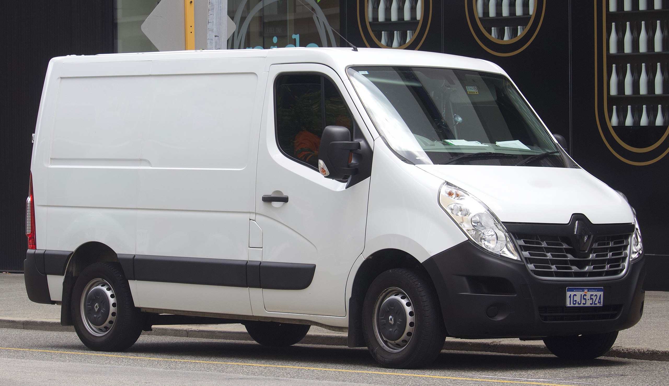 File:2017 Renault Master (X62) SWB van (2018-11-22) 01.jpg - Wikimedia  Commons