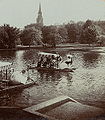 Swanboats sur le lac du Boston Public Garden