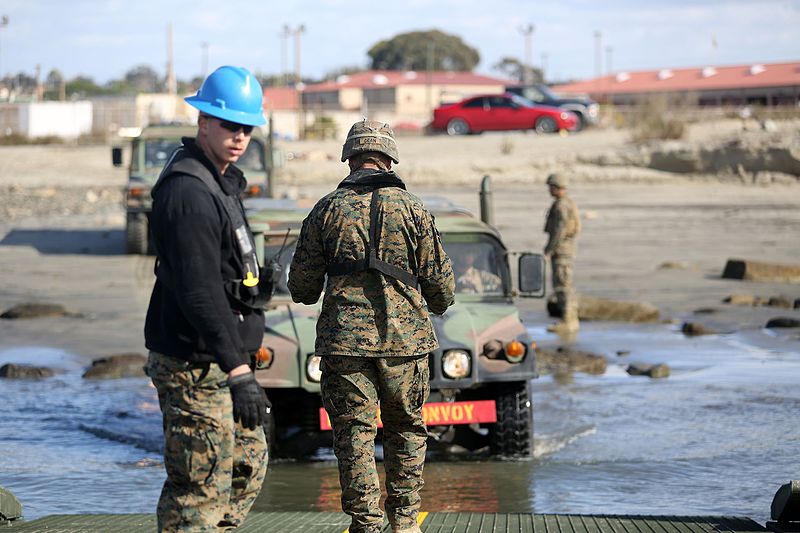 File:7th Engineer Support Battalion Bridge Operations 131204-M-SF473-061.jpg