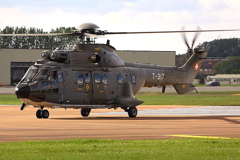 File:AS-332 Cougar - RIAT 2012 (8187887961).jpg