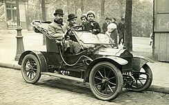 A Brouhot car in Paris, 1910.jpg