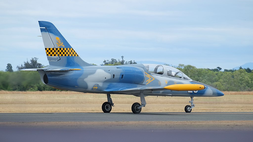 Aero L-39 Albatros taxiing.jpg