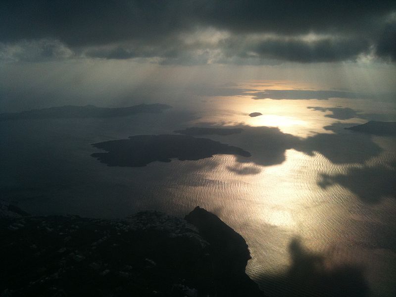 File:Aerophotography of Thira, Greece.jpg