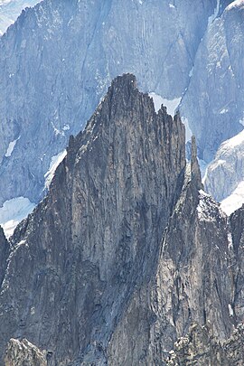 Aiguille de la Brenva از Punta Helbronner ، ژوئیه 2010. JPG