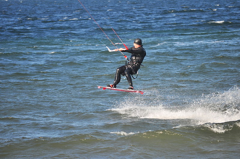 File:Alki kiteboarding 024.jpg