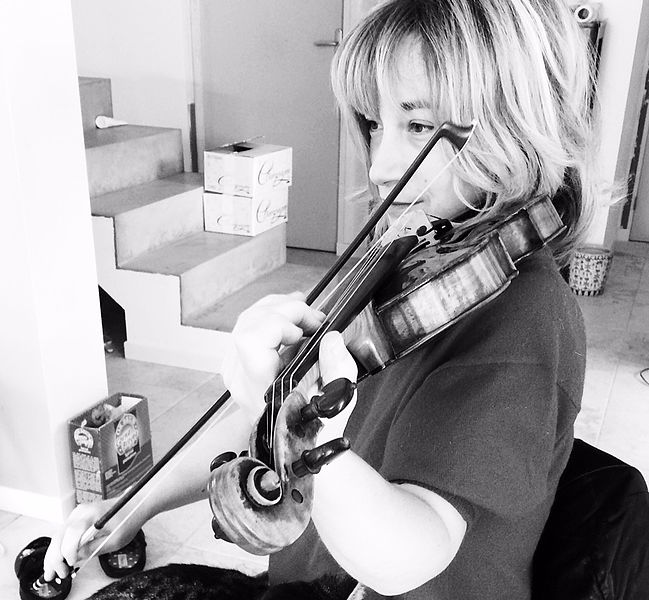 File:Amanda Favier Violoniste.jpeg