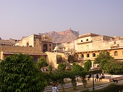Vue du fort de Jaigarh depuis celui d'Amber
