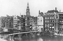 Jan Kruys lived and work near the Papenbridge in Amsterdam.