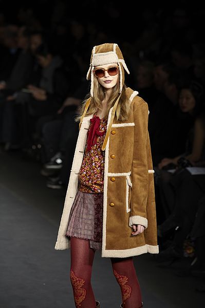 File:Anna Sui Fall-Winter 2010 084.jpg