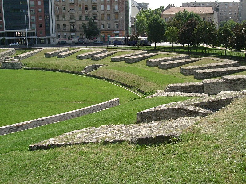 File:Aquincum Nagyszombat u Amohitheatre.jpg