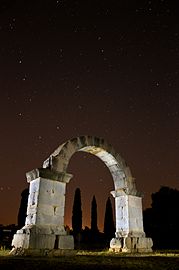 Vista nocturna de l'arc