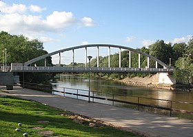 Arch bridge in Tartu.jpg
