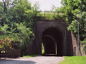 Double bridge in Arenshausen, in front the route to Friedland, behind it to Eichenberg