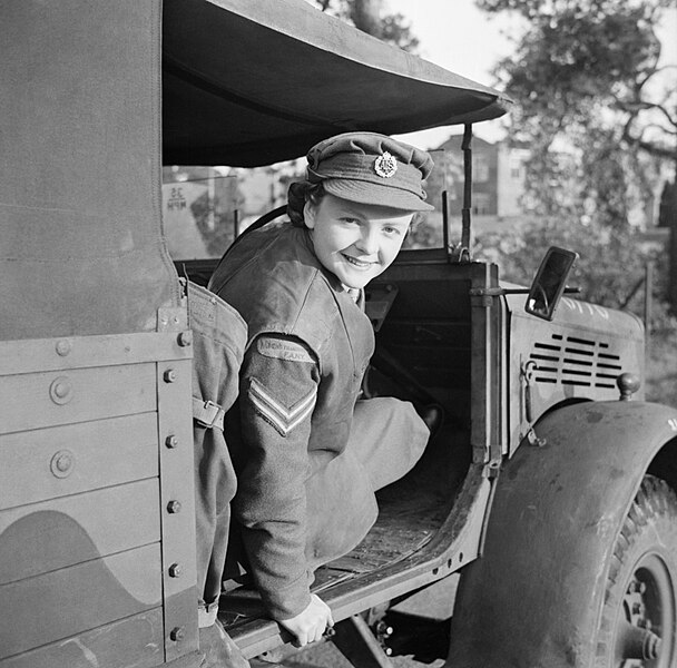 File:At An ATS Motor Transport Company Training Centre, Camberley, Surrey, 1942 D11072.jpg