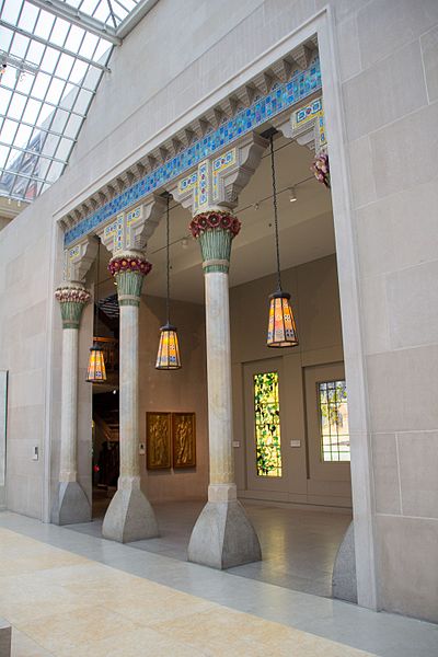 File:At the Metropolitan Museum of Art, New York 2017 01 - Loggia from Laurelton Hall.jpg