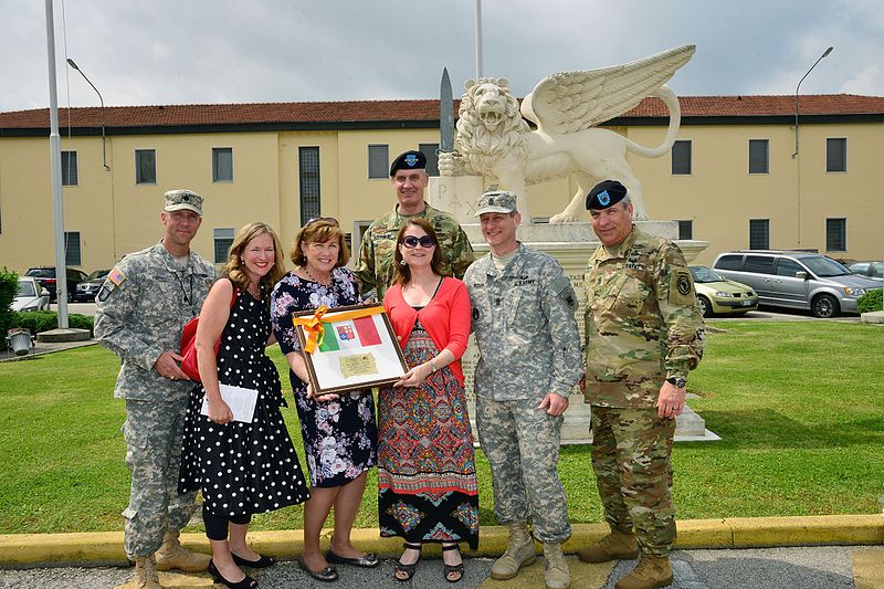 File:Award Ceremony June 1, 2016 (Image 1 of 3) 160601-A-DO858-847.jpg