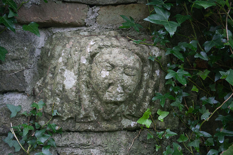 File:Banada Priory Carved Head 2010 09 23.jpg