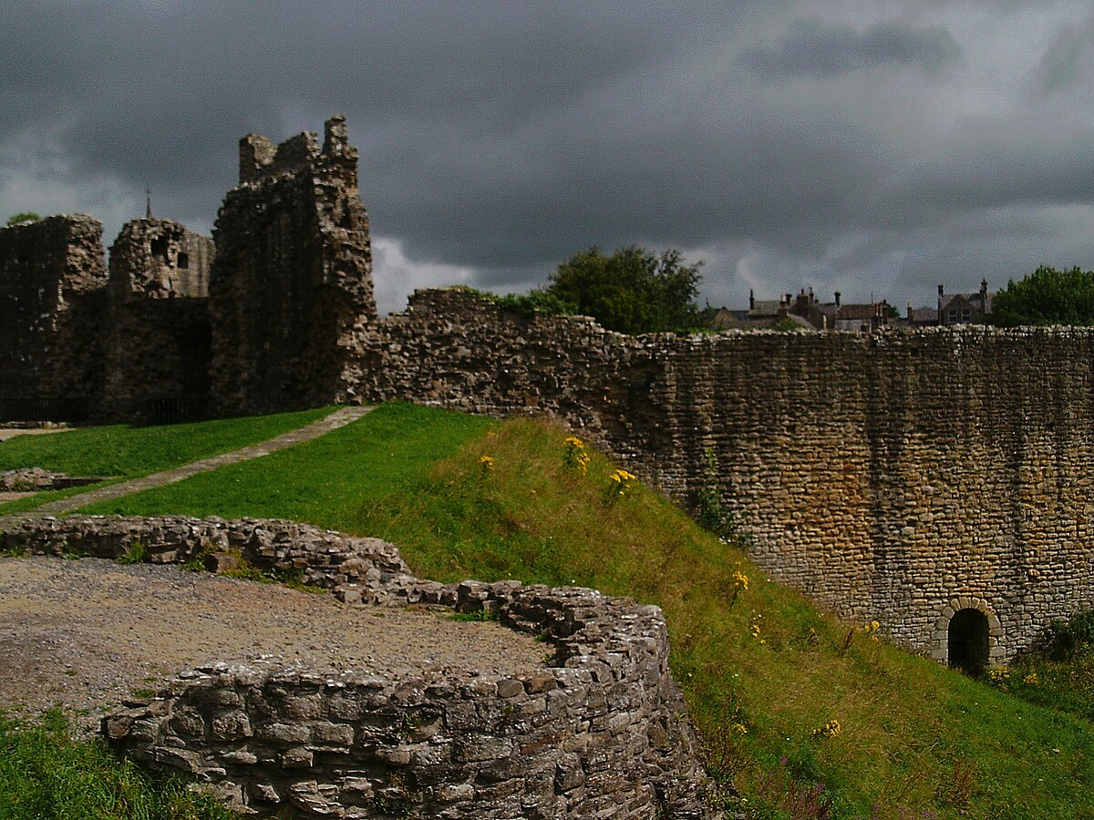 File:Barnard Castle, Great Ditch and Bakehouse.jpg - Wikimedia Commons