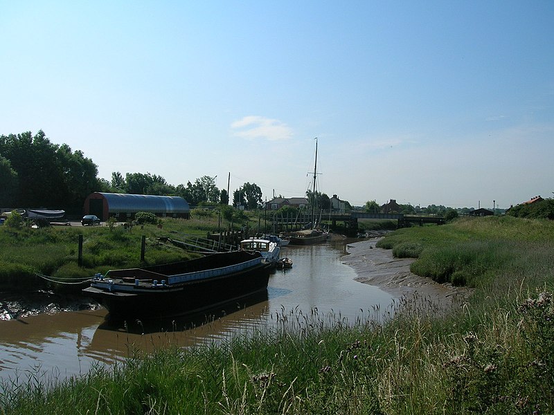 File:Barrow Haven - geograph.org.uk - 2507543.jpg