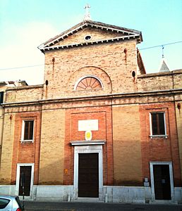 Bazilica Santa Croce (Ostra) .jpg