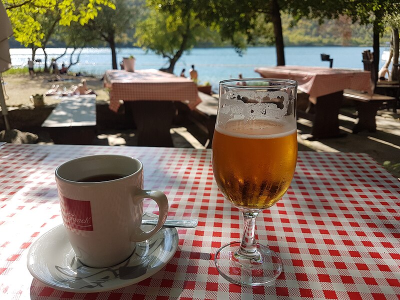 File:Beer and Tea (51496512956).jpg