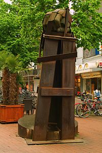 Die Skulptur in der Osterstrasse