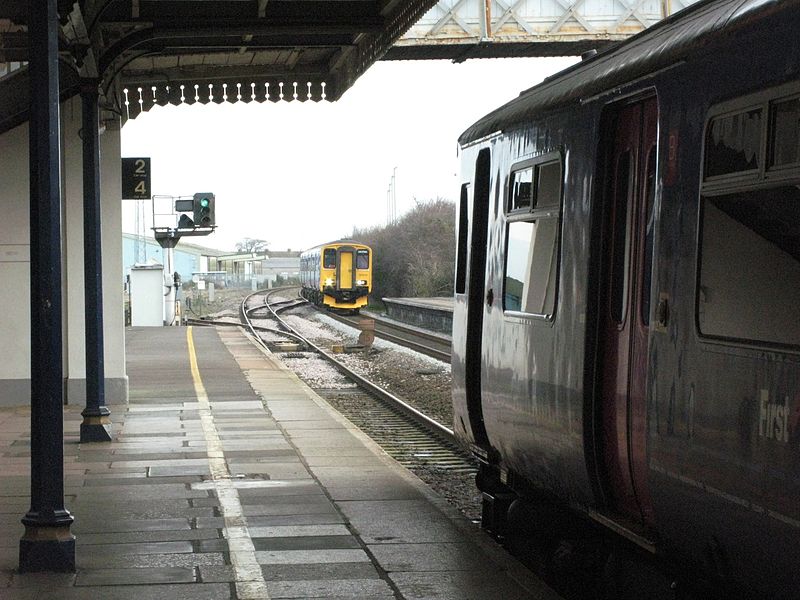 File:Bridgwater - FGW 150244 and 150233.jpg