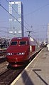 La tour du Midi, vue depuis la gare de Bruxelles-Midi en 1996 avec un Thalys en premier plan.