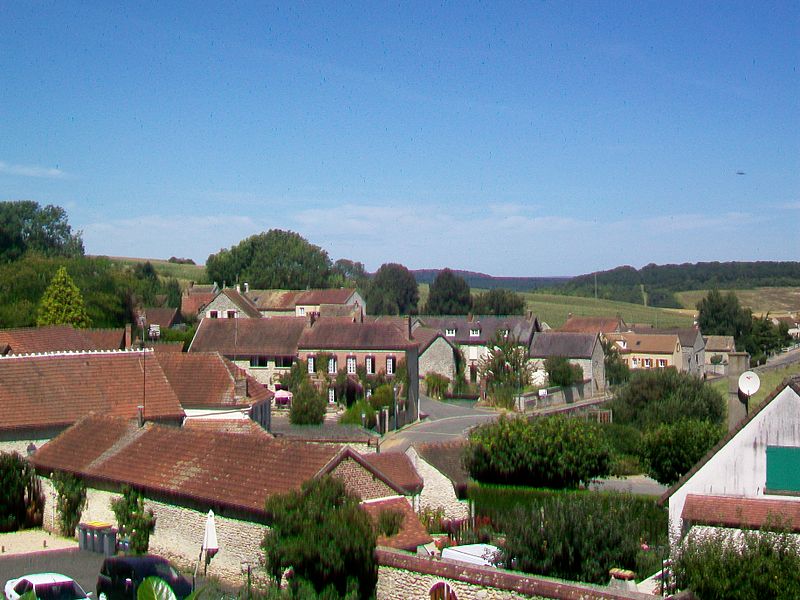 Fájl:Buhy (95), vue sur l'ouest du village depuis la rue du Trésor.jpg