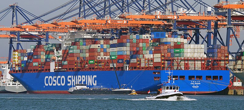 File:CSCL URANUS , KRVE 58 & STC-ALBATROS (41364964071) (cropped).jpg