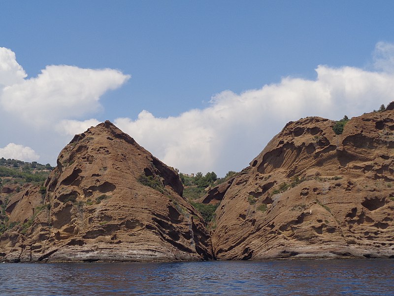 File:Calanques de Marseille. 2019(9).jpg