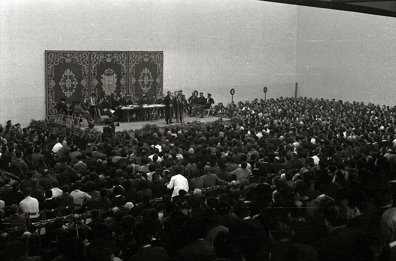 File:Campeonato de bertsolaris celebrado en el frontón Anoeta (14 de 17) - Fondo Marín-Kutxa Fototeka.jpg