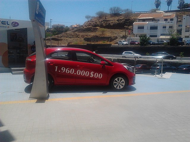 Car for sale in Cape Verde, showing use of the cifrão as decimals separator
