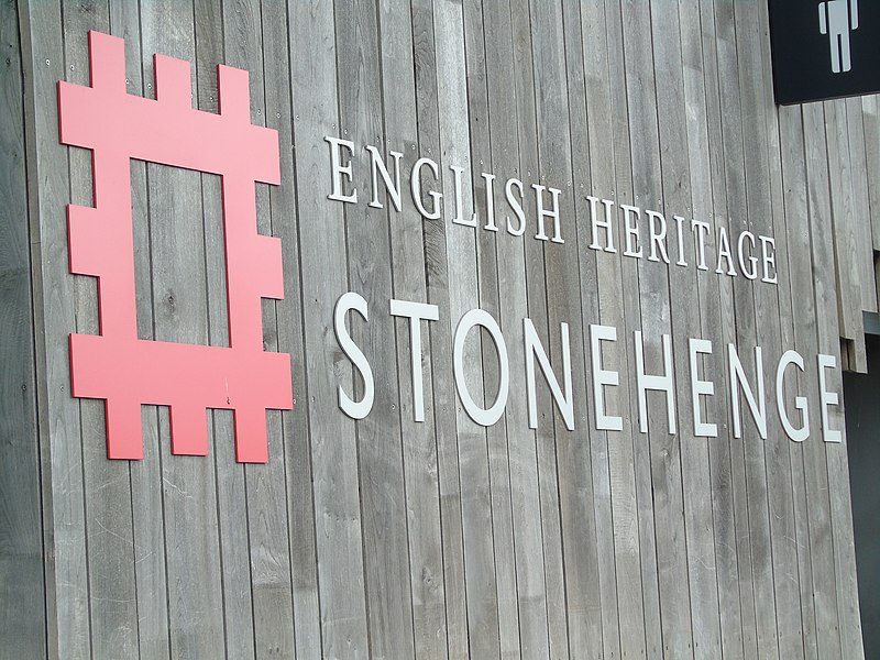 File:Cartel.000 - Stonehenge.jpg