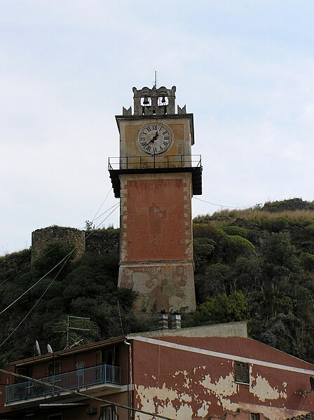 File:Cassano allo Ionio - Uhrenturm.JPG