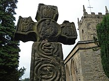 Celtic cross dan Eyam menara gereja - geograph.org.inggris - 1398136.jpg