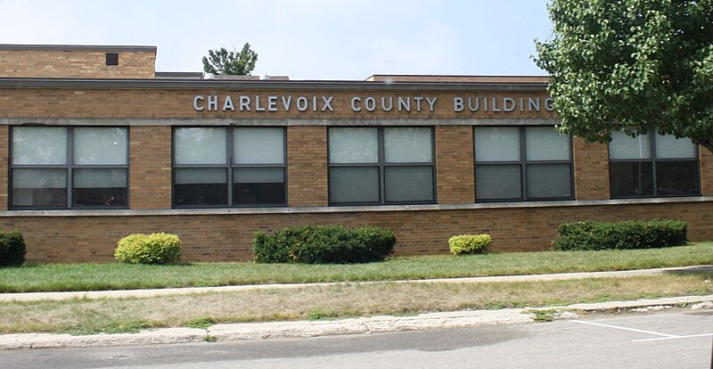 File:Charlesvoix County Michigan Building.jpg