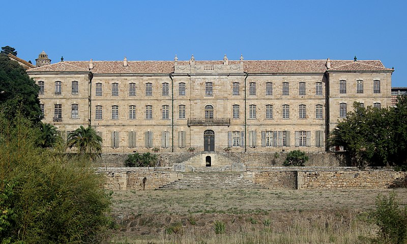 File:ChateauDeCassan WesternFacade.jpg