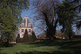 Castello di Nogent-le-Roi 01.jpg