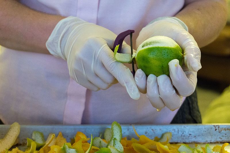 File:Chef uses a Y peeler to peel a lime.jpg